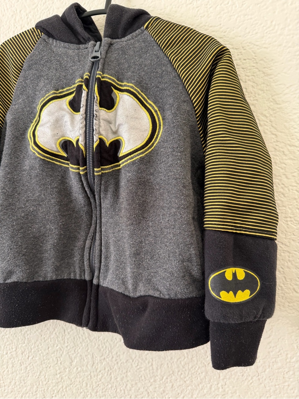 Batman Zip-Up Jacket - Picture 3 of 11
